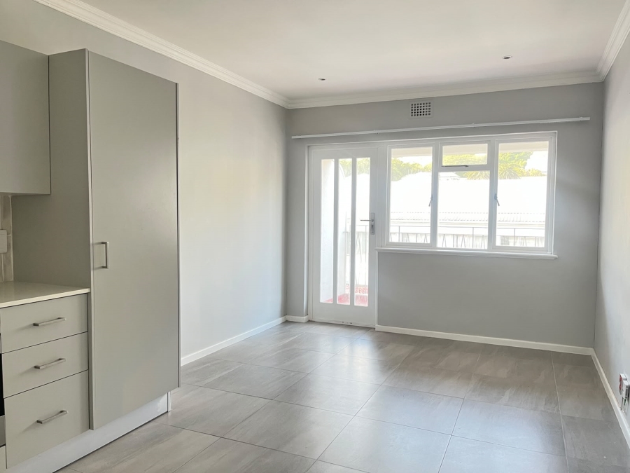 2 Bedroom Property for Sale in Sea Point Western Cape